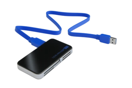 קורא כרטיסים USB3 – EUB3CR